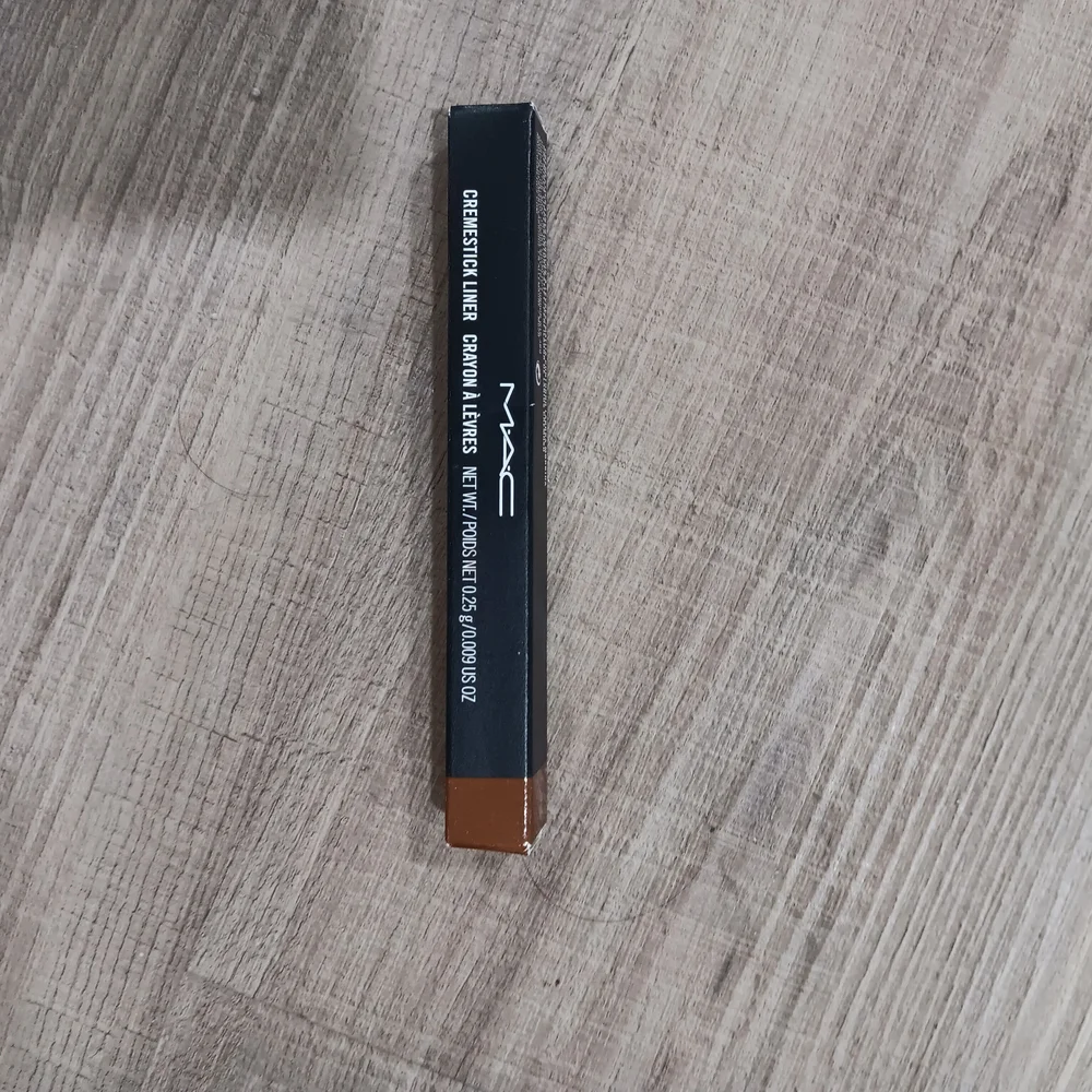 MAC Cosmetics Creamola Lip Liner - Picture 2 of 4